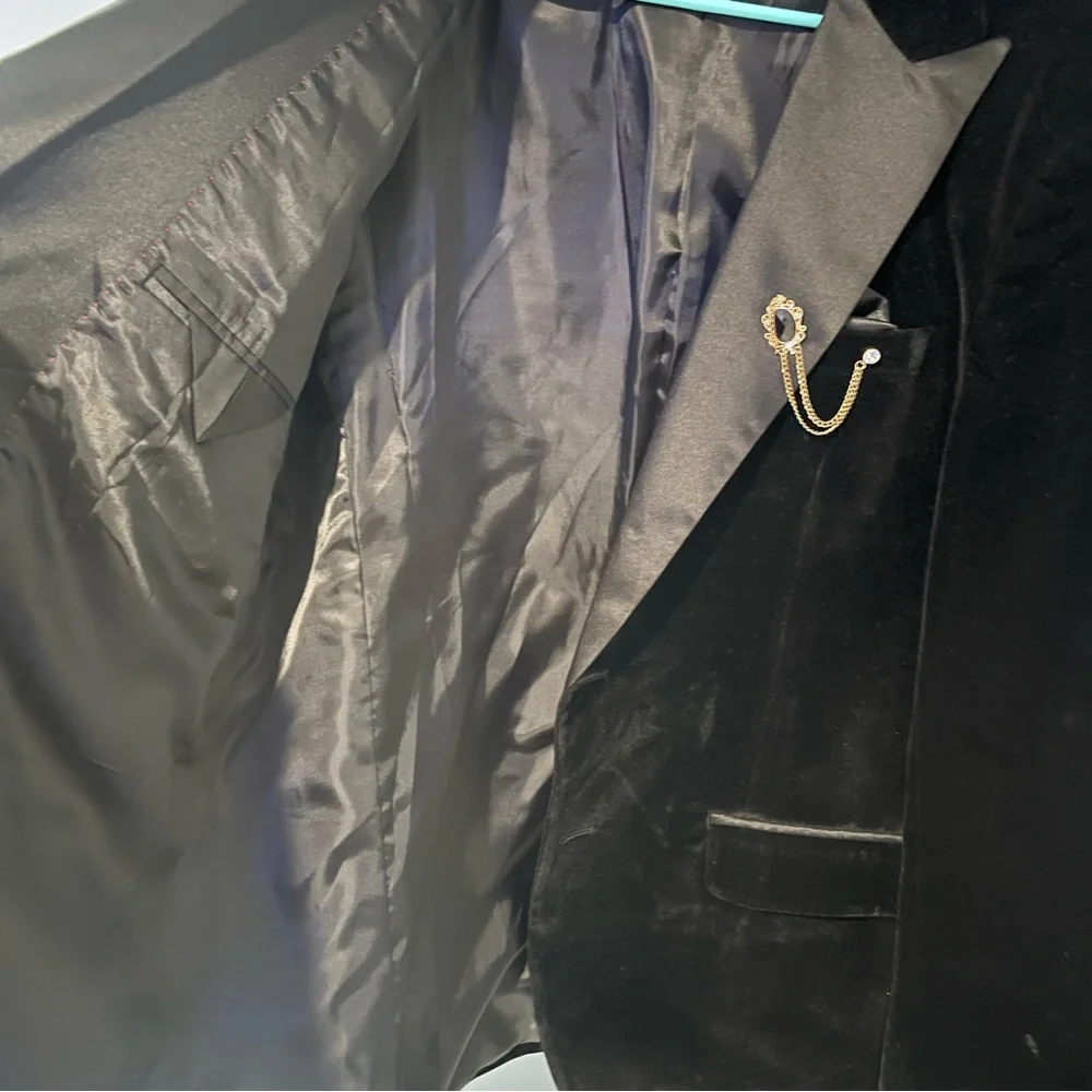 Elegant Black Velvet Blazer